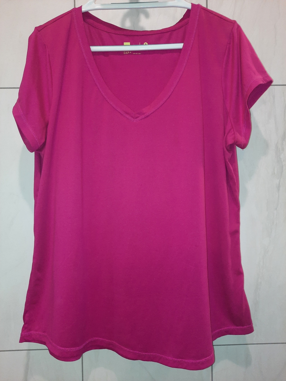 Women’s Xersion V-Neck Short Sleeve Tee - Fuchsia Pink Size XXL GUC